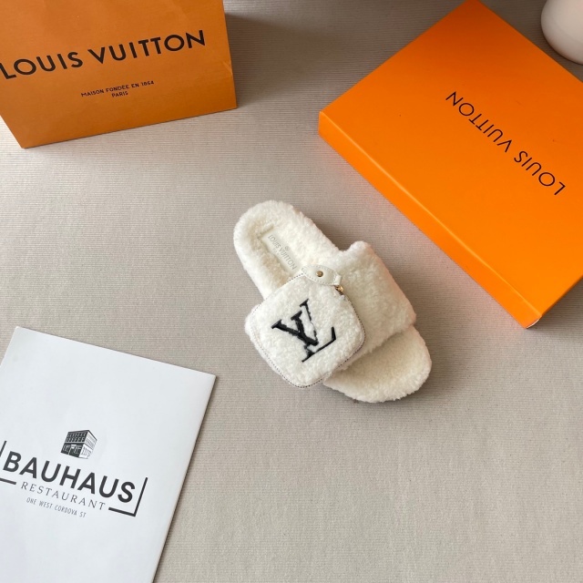 Fashion Design Winter Couple Furry Slides