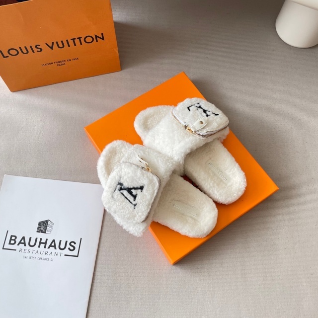 Fashion Design Winter Couple Furry Slides