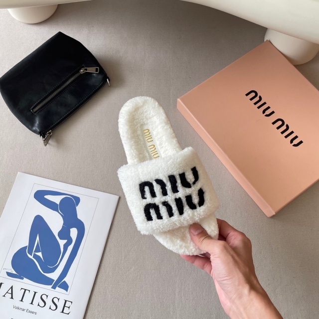 Fashion Letter Women Winter Furry Slides