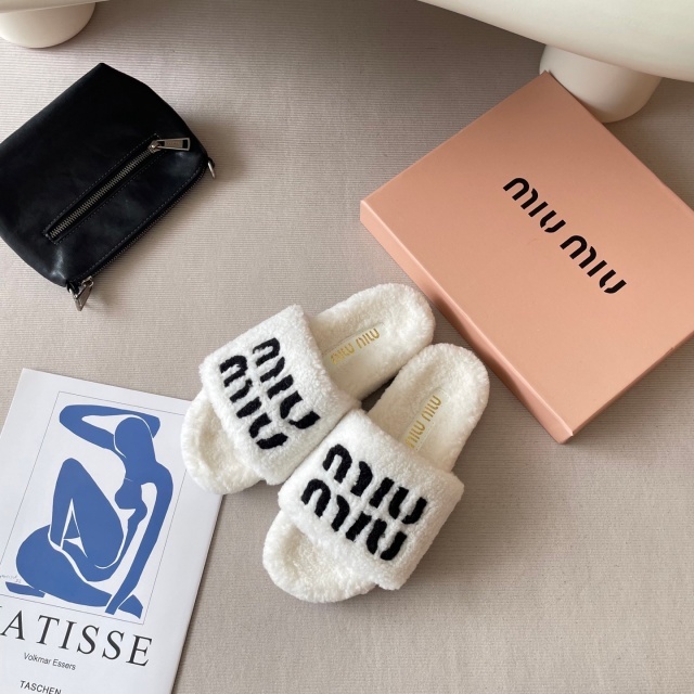 Fashion Letter Women Winter Furry Slides