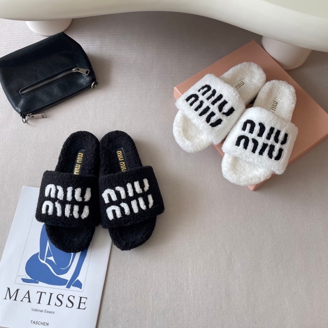 Fashion Letter Women Winter Furry Slides