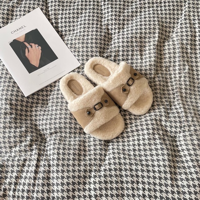 Fashion Winter Couple Furry Slippers