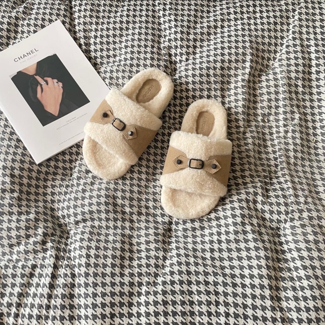 Fashion Winter Couple Furry Slippers