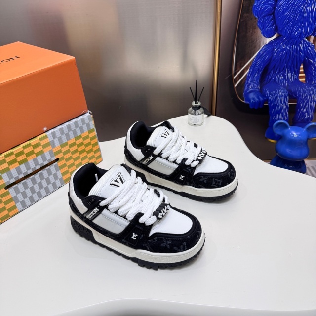 High Quality Lace-Up Trainer Sneakers