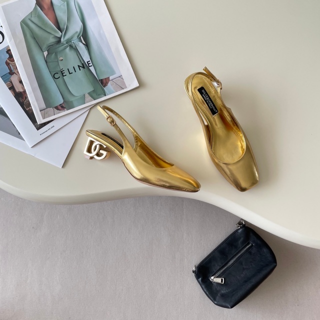 Special Heeled Round Toe Women Sandals