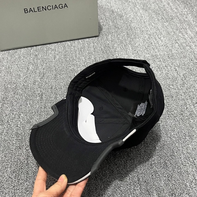 Fashion Cut Out Unisex Baseball Caps