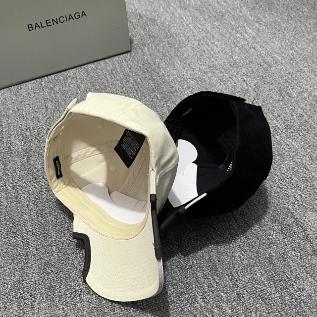 Fashion Cut Out Unisex Baseball Caps
