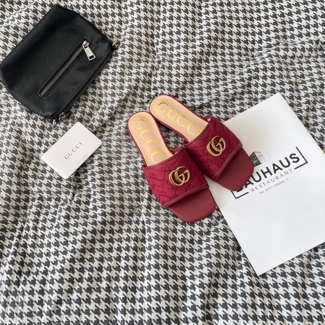 Fashion Metal Logo Women Flat Slides