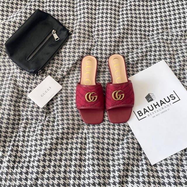 Fashion Metal Logo Women Flat Slides