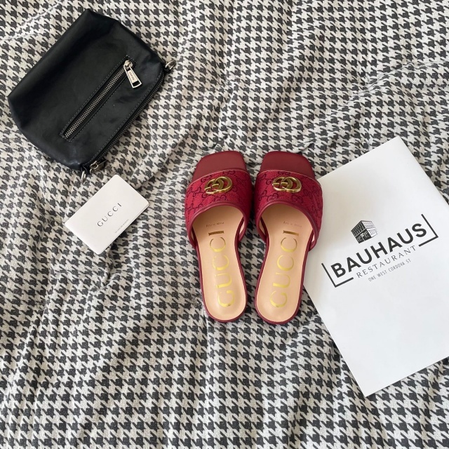Fashion Metal Logo Women Flat Slides