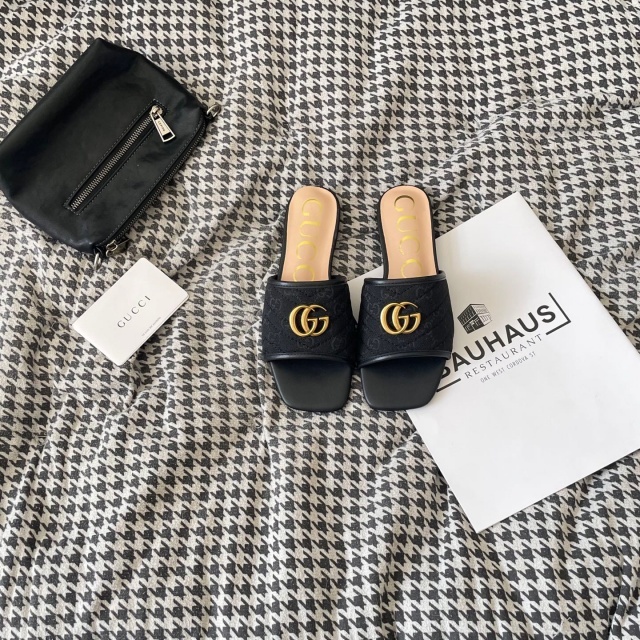 Fashion Metal Logo Women Flat Slides