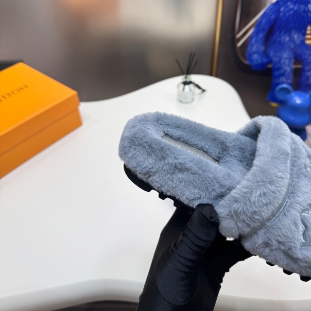 Luxury Fashion Design Winter Furry Slides