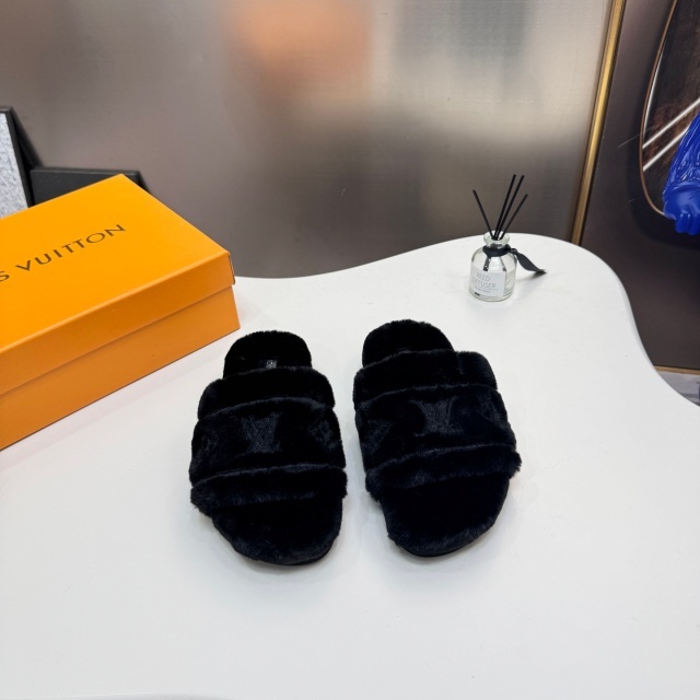 Luxury Fashion Design Winter Furry Slides