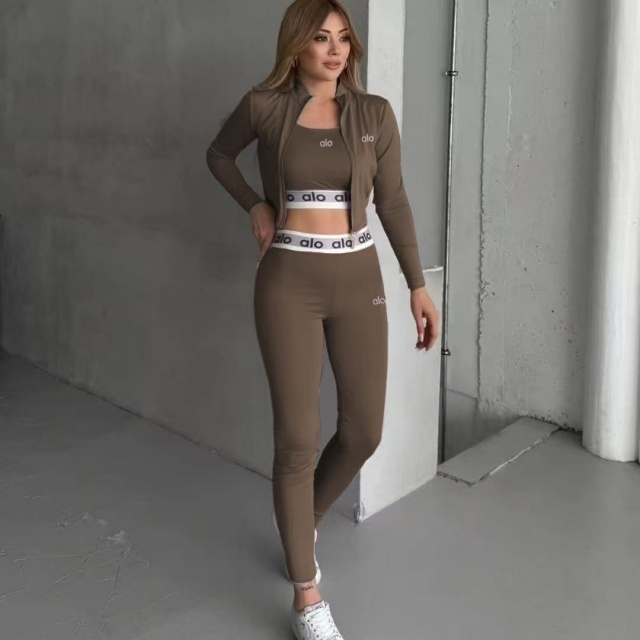 Fashion Embroidery 3 Piece Yoga Pants Suit