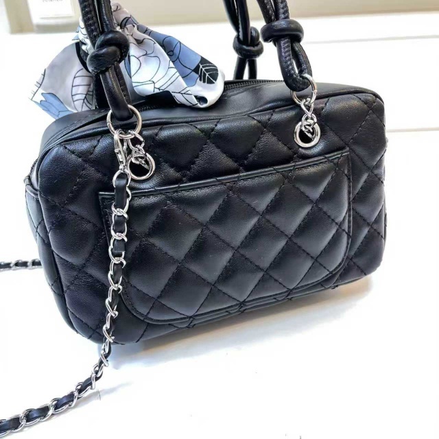 Leather Chained Fashion Crossbody Handbags