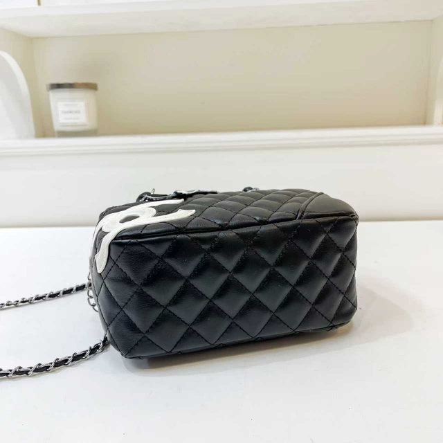 Leather Chained Fashion Crossbody Handbags