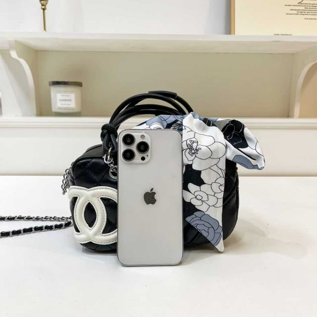 Leather Chained Fashion Crossbody Handbags