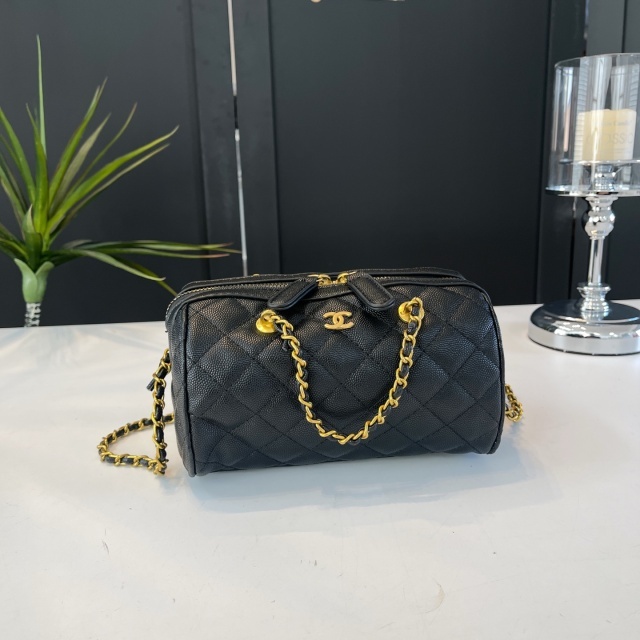Metal Logo Chained Leather Luxury Messenger Bags