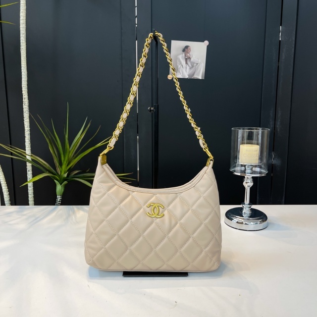 Metal Logo Leather Fashion Women Shoulder Bags
