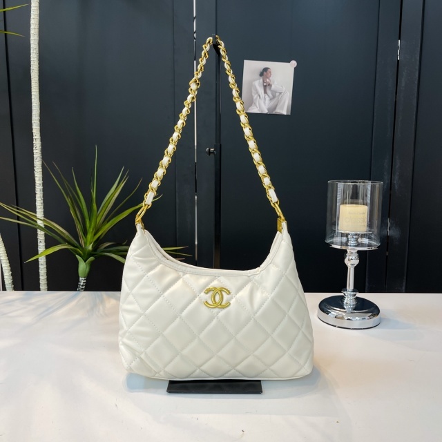 Metal Logo Leather Fashion Women Shoulder Bags