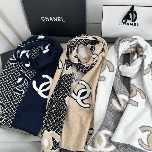 Luxury Fashion Logo Printed Wool Scarf
