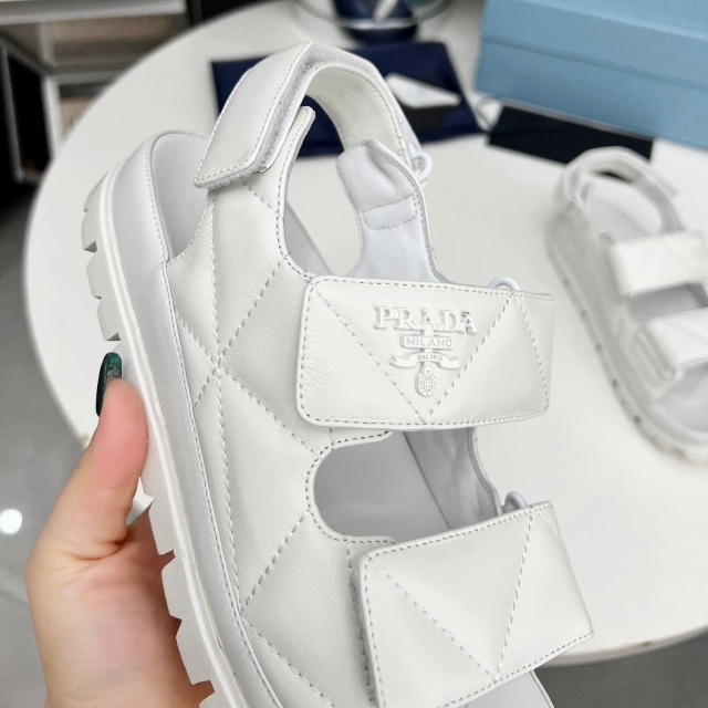 Fashion Design Women Velcro Sandals