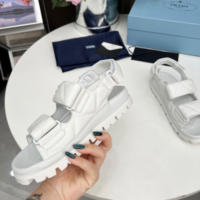 Fashion Design Women Velcro Sandals