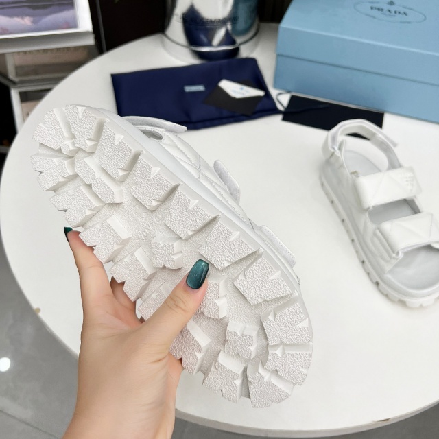 Fashion Design Women Velcro Sandals