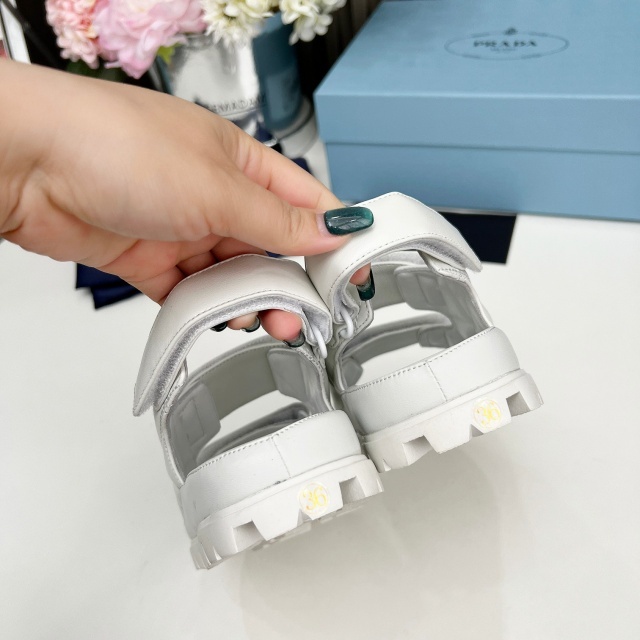 Fashion Design Women Velcro Sandals