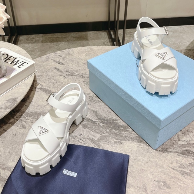 Fashion Logo Thick-Soled Hollow Out Sandals