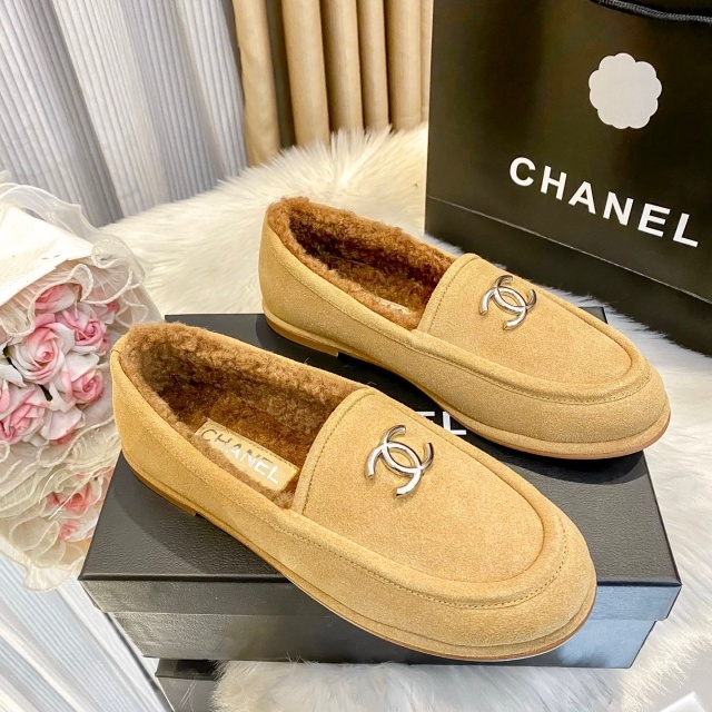 Fashion Metal Logo Winter Furry Loafers Shoes