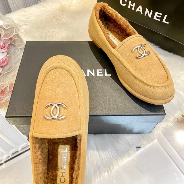 Fashion Metal Logo Winter Furry Loafers Shoes