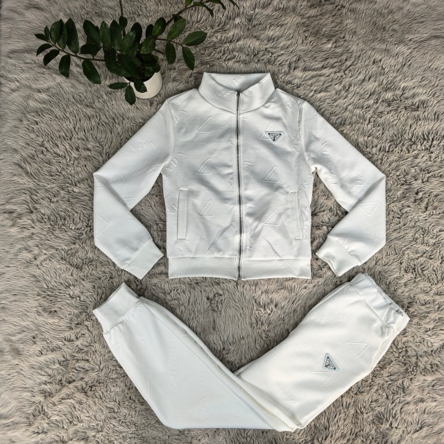 Fashion Embossing Long Sleeve Tracksuit Set