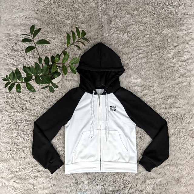Fashion Embroidery Color Block Zipper Jacket