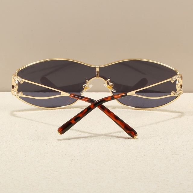 One Piece Hollow Out Luxury Glasses