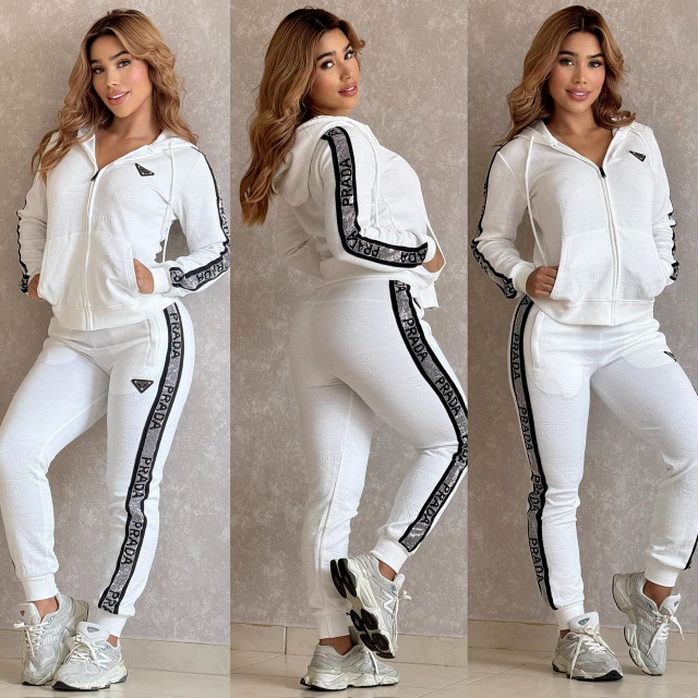 Fashion Jacquard Zipper Hooded Women Tracksuit