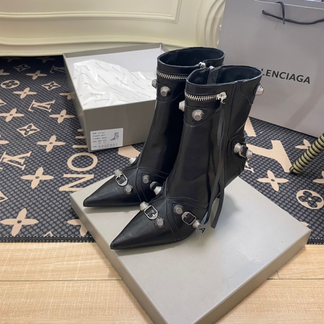Luxury Fashion Leather Pointed Toe Martin Boots