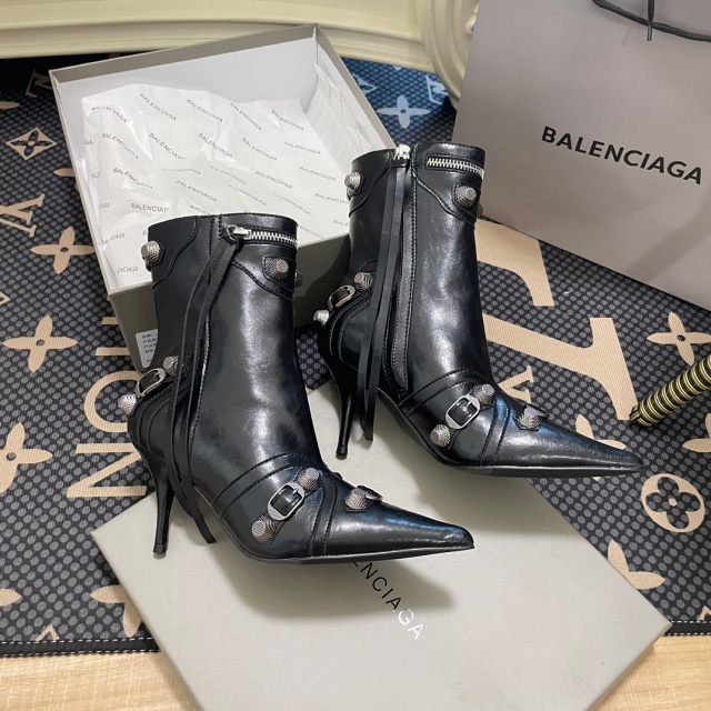 Luxury Fashion Leather Pointed Toe Martin Boots