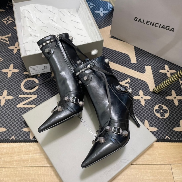 Luxury Fashion Leather Pointed Toe Martin Boots