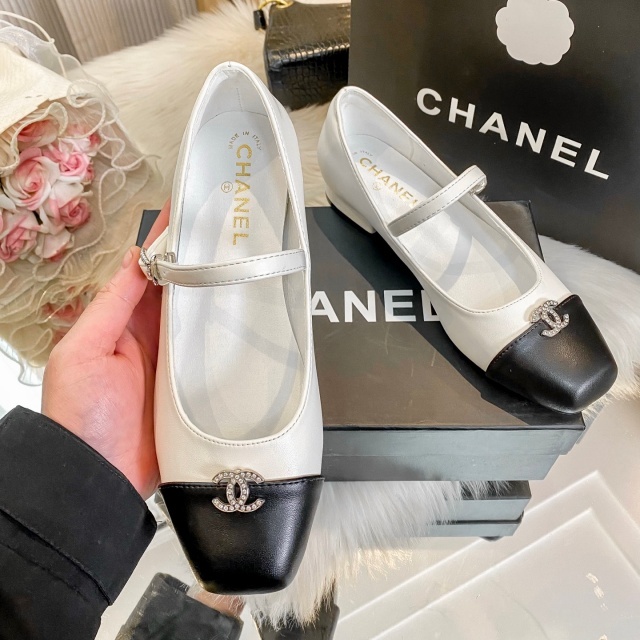Rhinestones Fashion Leather Flat Shoes