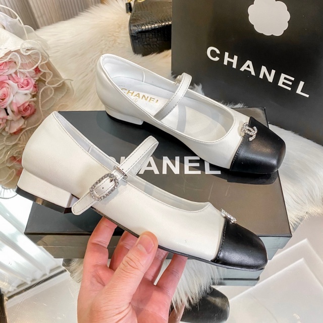 Rhinestones Fashion Leather Flat Shoes