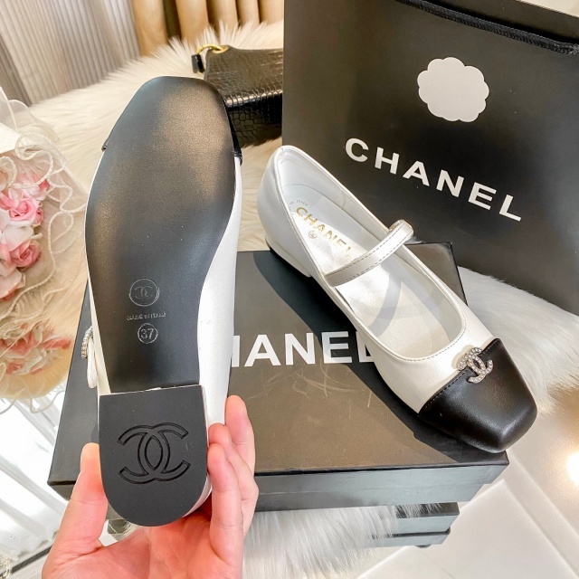 Rhinestones Fashion Leather Flat Shoes