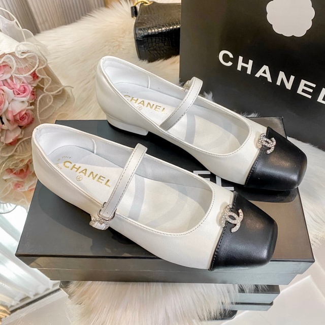 Rhinestones Fashion Leather Flat Shoes