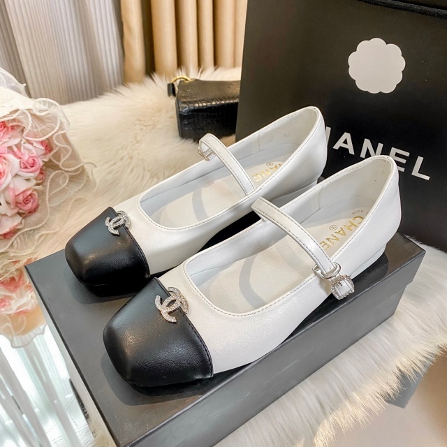 Rhinestones Fashion Leather Flat Shoes