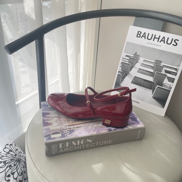 Ankle Strap Fashion Women Leather Shoes