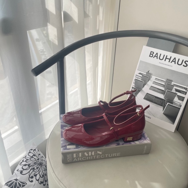 Ankle Strap Fashion Women Leather Shoes