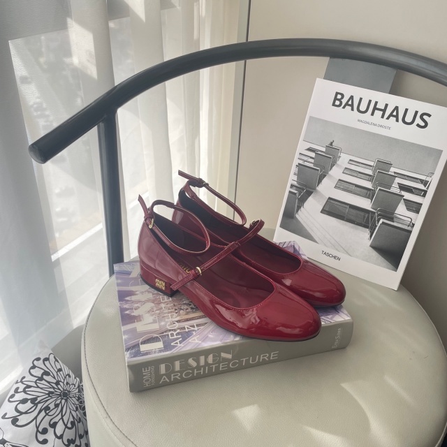 Ankle Strap Fashion Women Leather Shoes