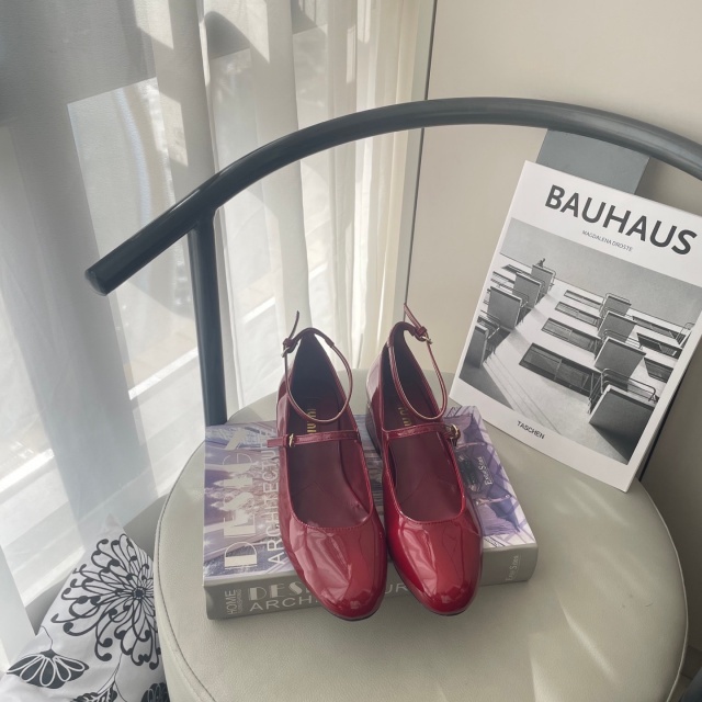 Ankle Strap Fashion Women Leather Shoes
