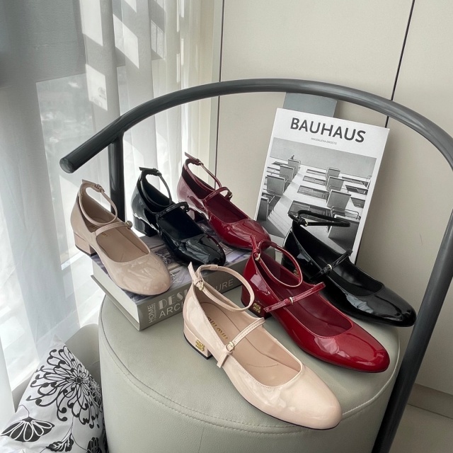 Ankle Strap Fashion Women Leather Shoes