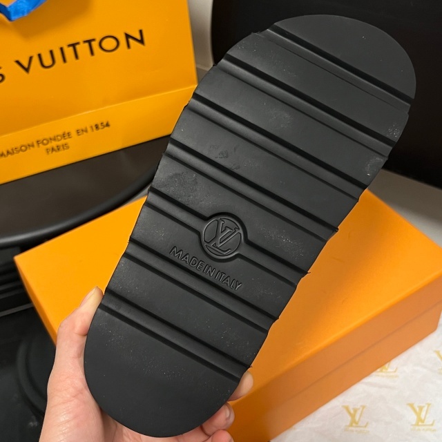 Fashion Metal Logo Women Casual Slides